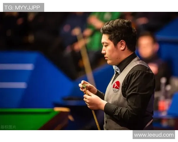 颜丙涛与墨菲激战正酣谁能在斯诺克赛场上笑到最后